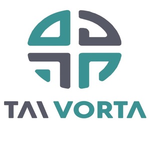 Logo udruge TAI VORTA – simbol u krugu u tirkiznoj i tamnosivoj boji s modernim tipografskim potpisom.